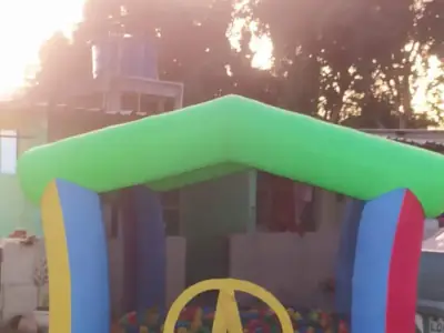 Aluguel de piscina de bolinhas para festa na Barra da Tijuca
